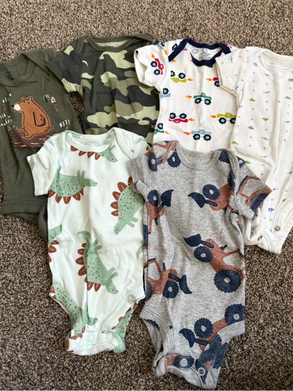 Baby boy clothes lot (size newborn) - Picture 9 of 13